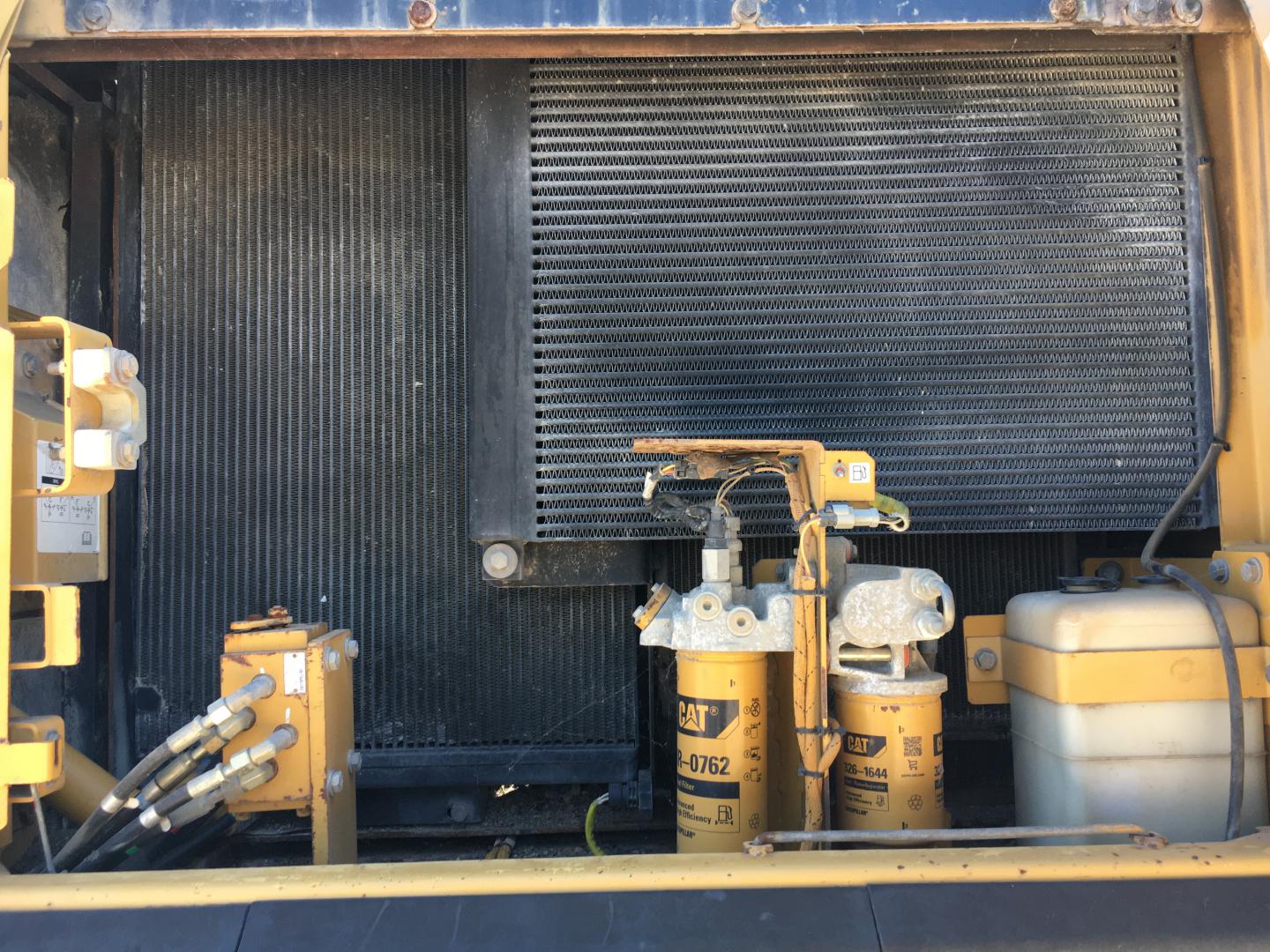 ./imagenes/INVOICE/2019/16826/EXCAVADORA CAT 330D (14).JPG